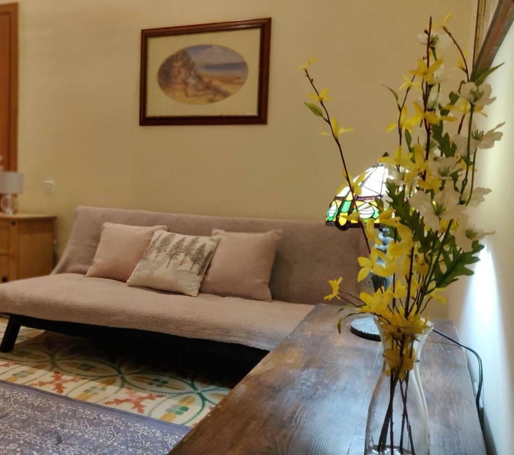 Ellas Place タルシーン エクステリア 写真